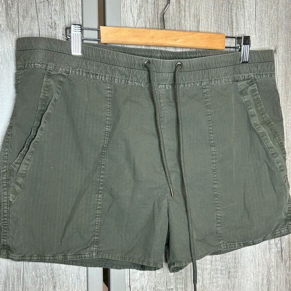 James Perse Cargo Shorts Sz 4 Hunter Green 3" Inseam Pull On Pockets NEW - Picture 7 of 8
